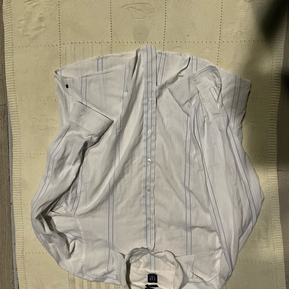 Gap button down